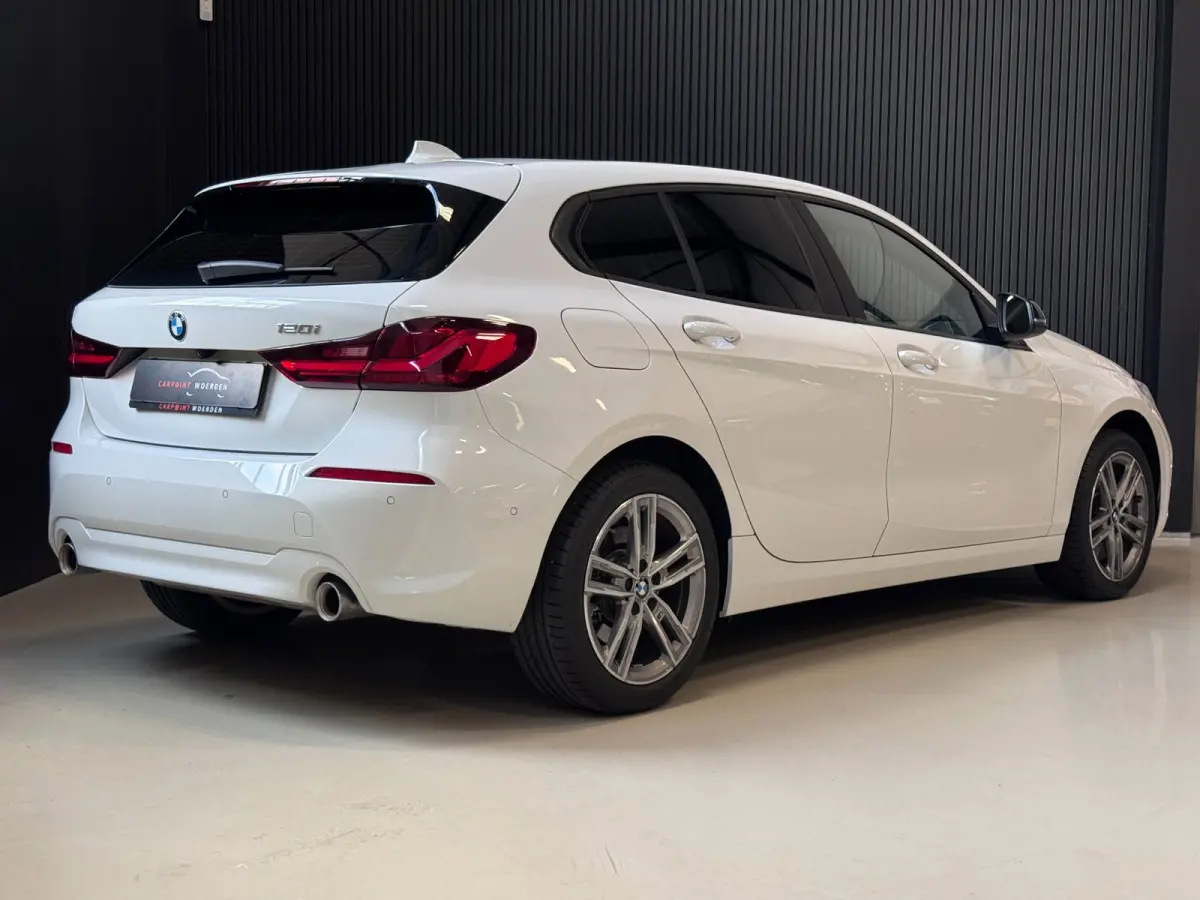 120i | CAMERA | LED | STOELVERW. | 2024