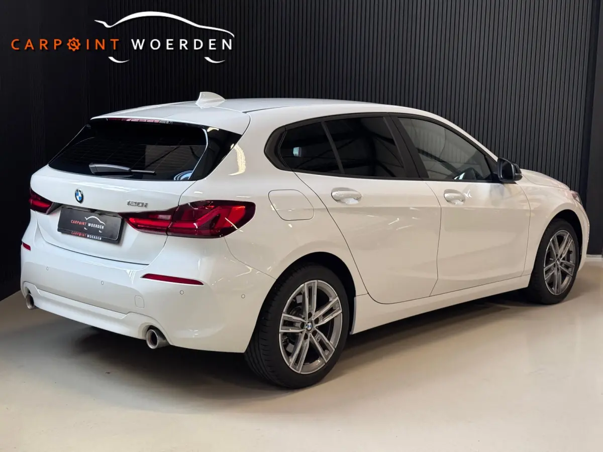 120i | CAMERA | LED | STOELVERW. | 2024