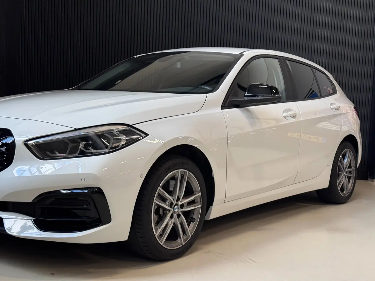 120i | CAMERA | LED | STOELVERW. | 2024