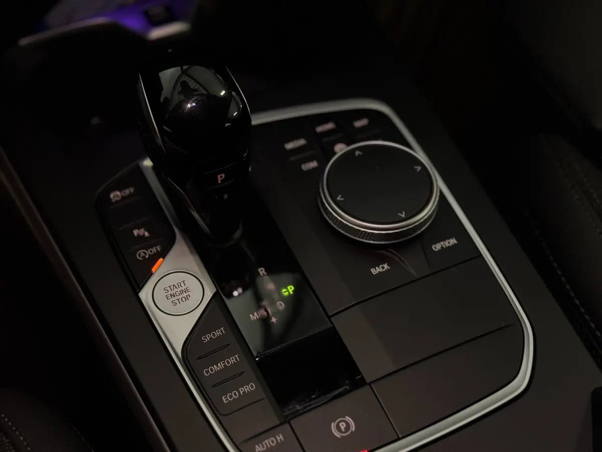 120i | CAMERA | LED | STOELVERW. | 2024