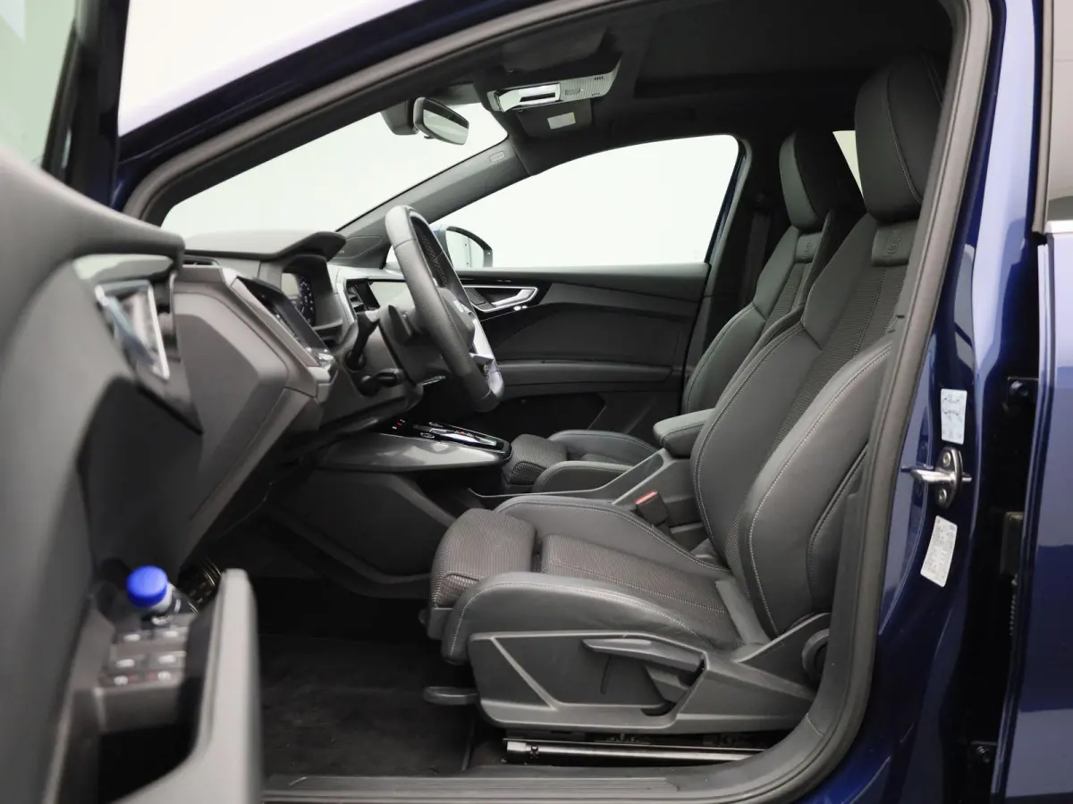 45 Edition 82 kWh | Demo | Glazen panoramadak l Cruise control l Parkeersensoren l Airco l Navigatie l Apple Carplay / Android Auto l Stoelverwarming l Matrix-ledkoplampen l Privacy glas l T