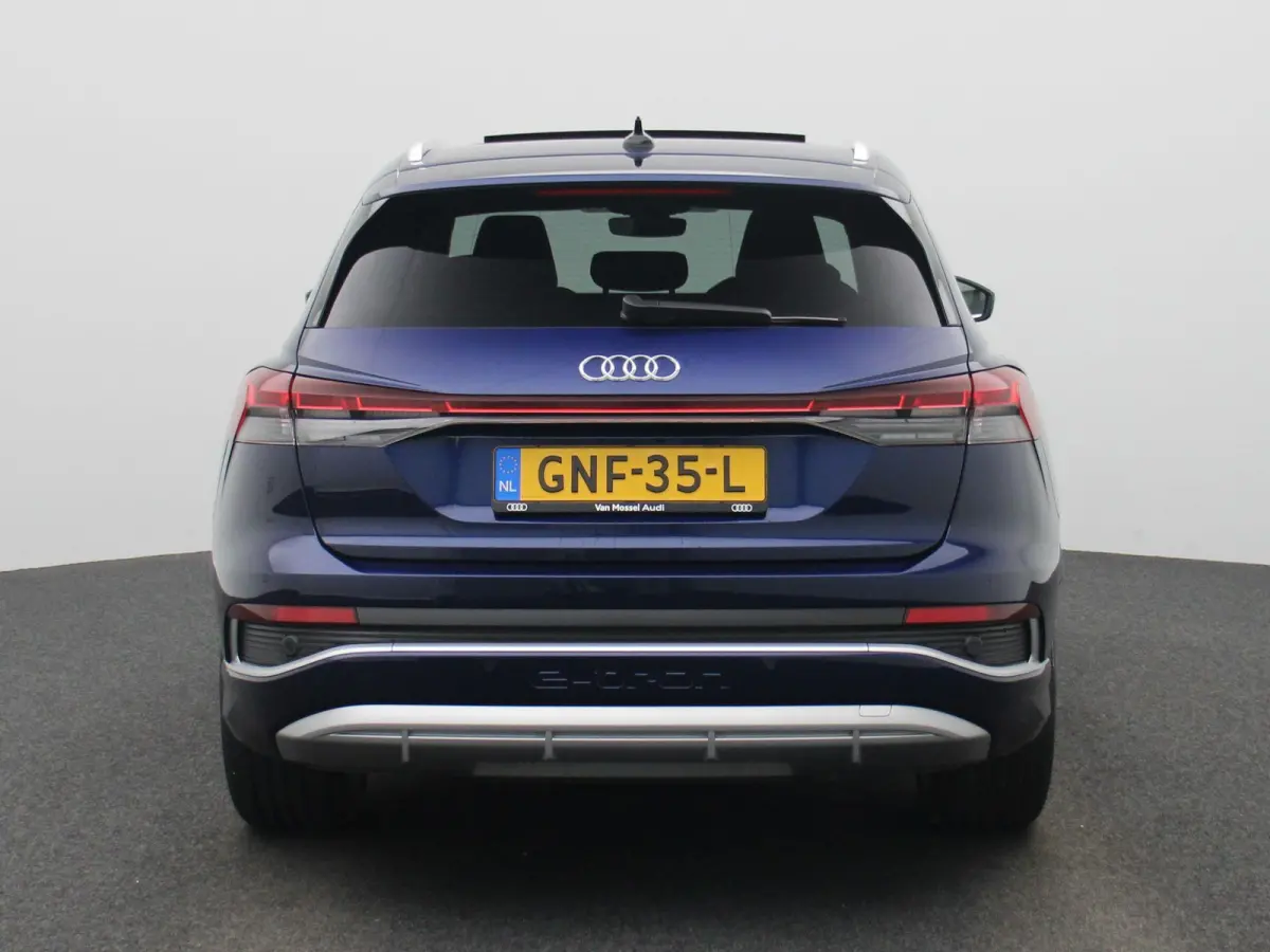45 Edition 82 kWh | Demo | Glazen panoramadak l Cruise control l Parkeersensoren l Airco l Navigatie l Apple Carplay / Android Auto l Stoelverwarming l Matrix-ledkoplampen l Privacy glas l T