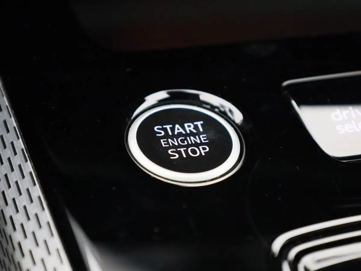Avant 2.0 quattro S edition Competition | Demo | Adaptive cruise control l Airco l Navigatie l Dodehoekdetectie l Bang & Olufsen sound system l Head-up display l 360 graden camera l Stoelen 