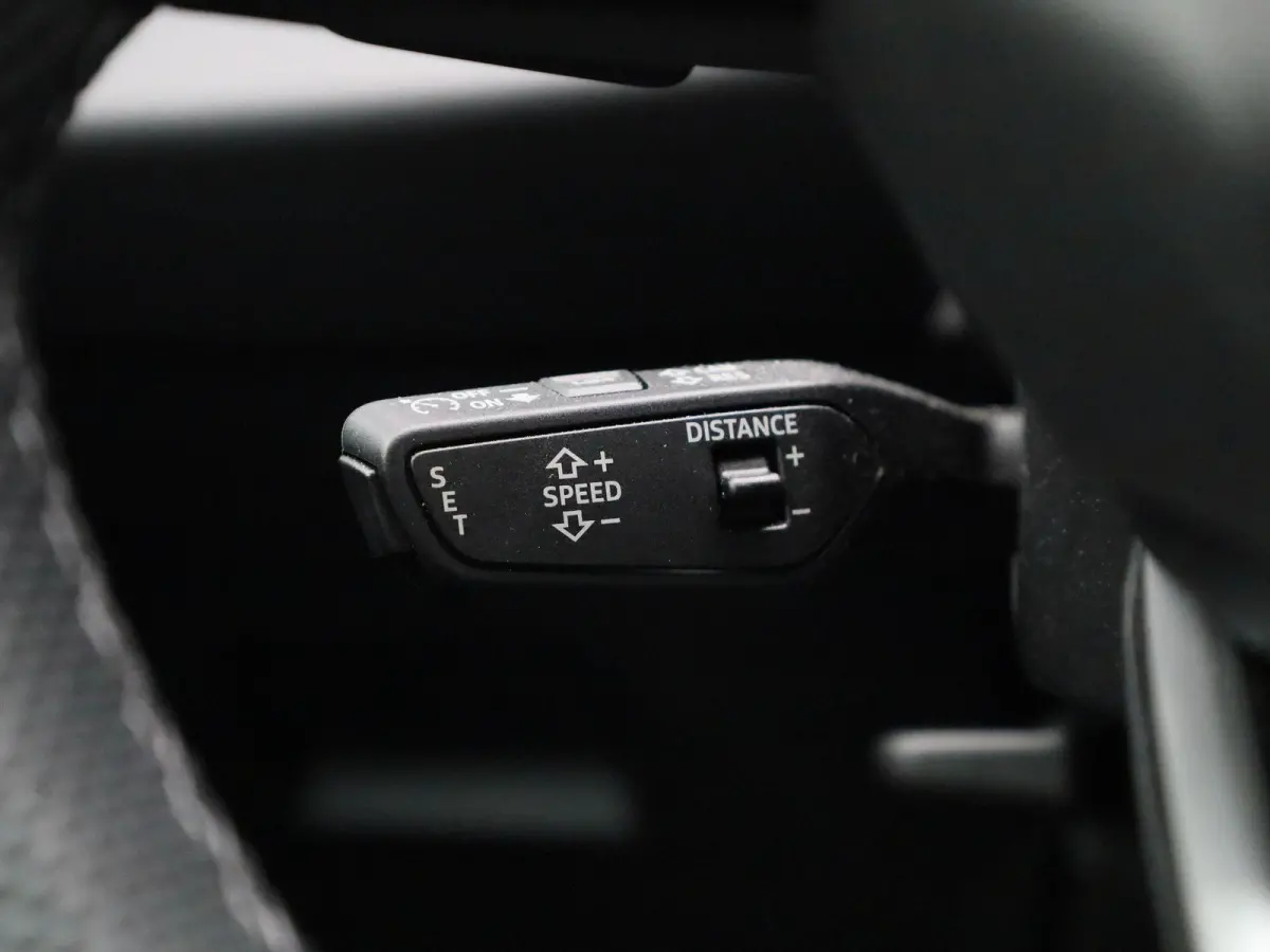 Avant 2.0 quattro S edition Competition | Demo | Adaptive cruise control l Airco l Navigatie l Dodehoekdetectie l Bang & Olufsen sound system l Head-up display l 360 graden camera l Stoelen 