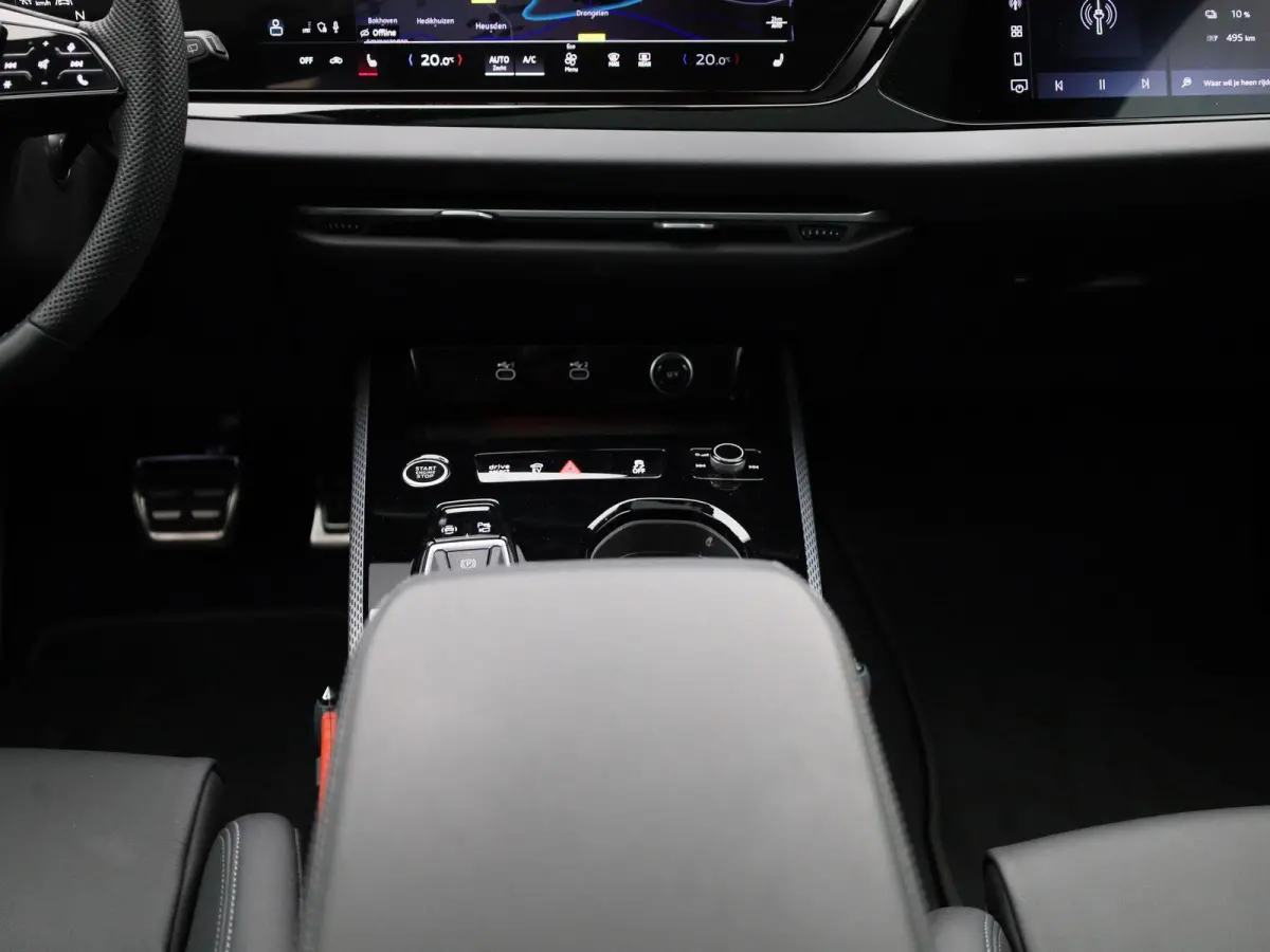 Avant 2.0 quattro S edition Competition | Demo | Adaptive cruise control l Airco l Navigatie l Dodehoekdetectie l Bang & Olufsen sound system l Head-up display l 360 graden camera l Stoelen 
