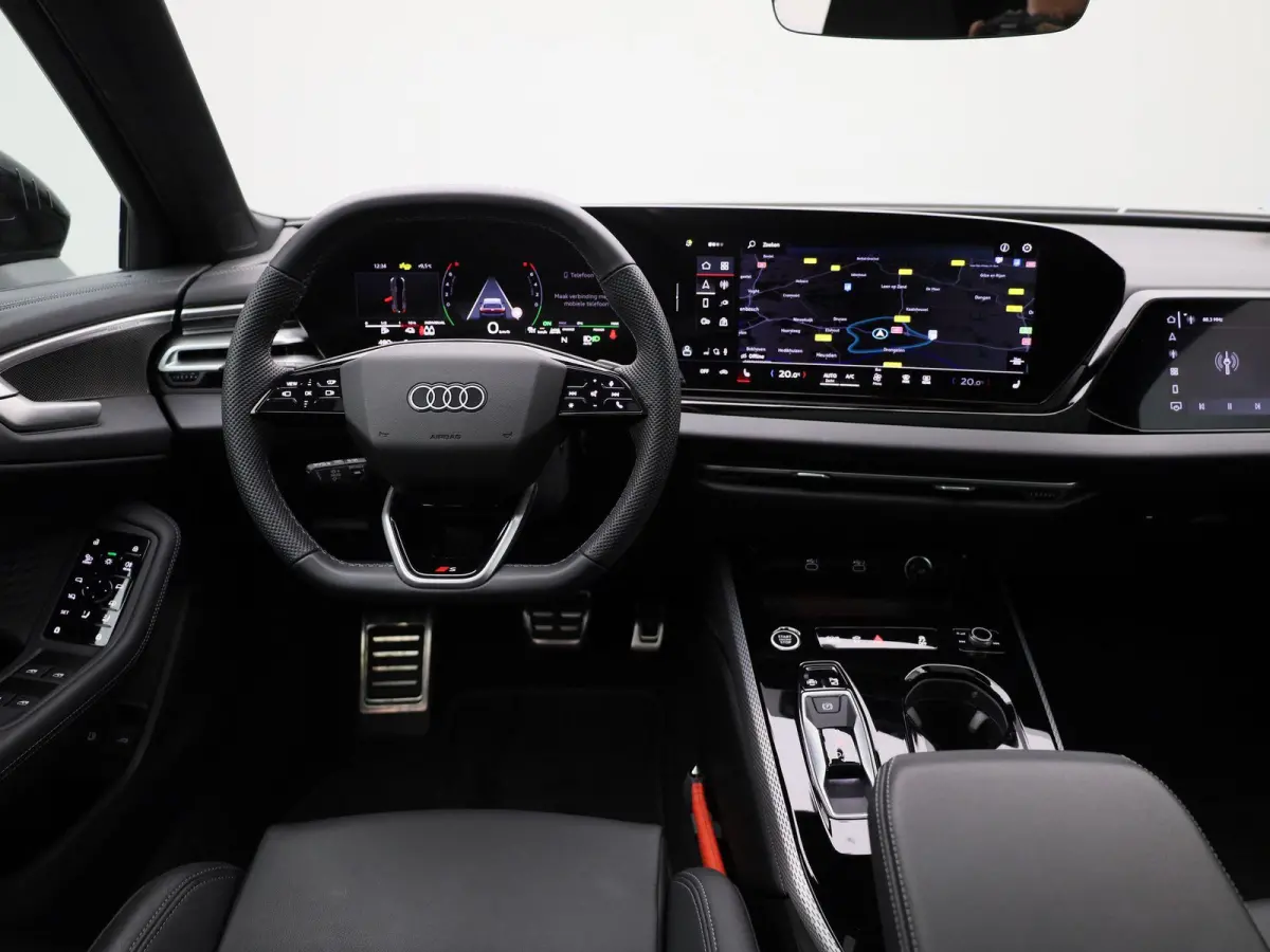 Avant 2.0 quattro S edition Competition | Demo | Adaptive cruise control l Airco l Navigatie l Dodehoekdetectie l Bang & Olufsen sound system l Head-up display l 360 graden camera l Stoelen 