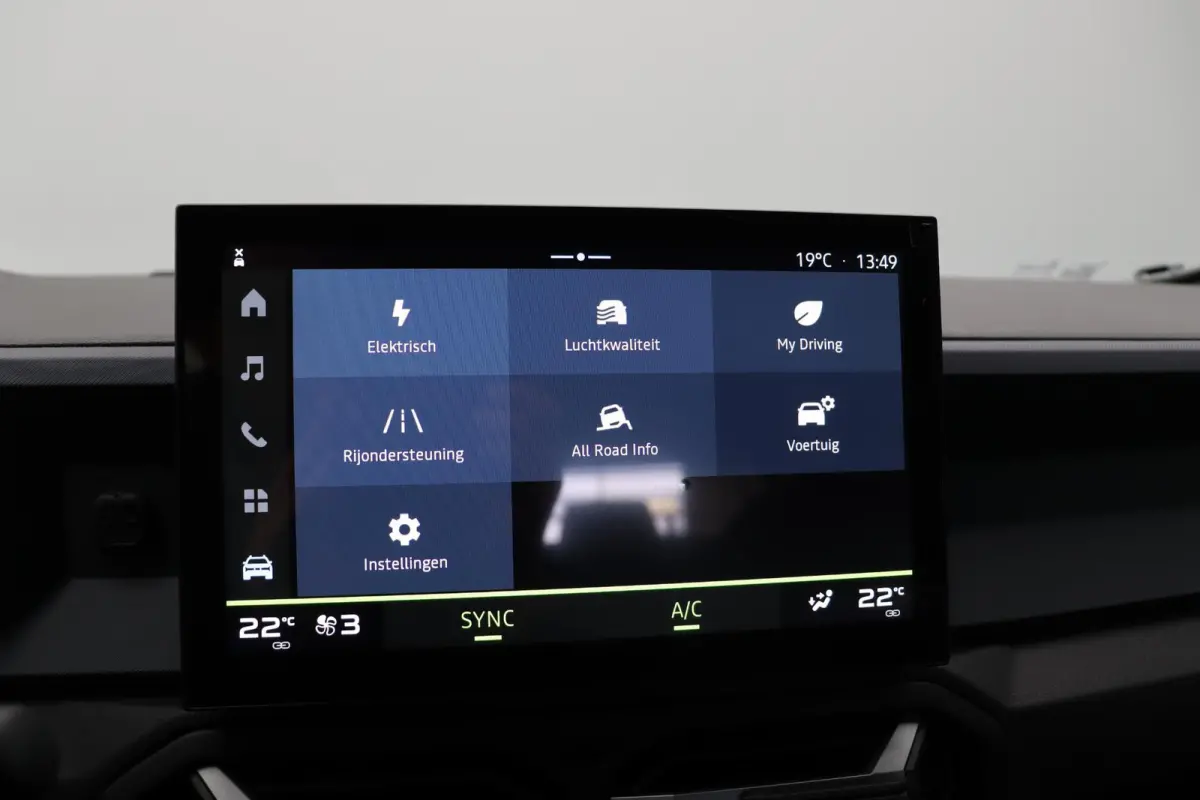 1.8 Hybrid 155pk Expression | Achteruitrijcamera | Climate control | 17" LMV |
