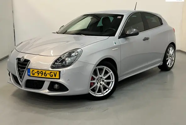 1.7 TBi Quadrifoglio Verde / Bose / Xenon