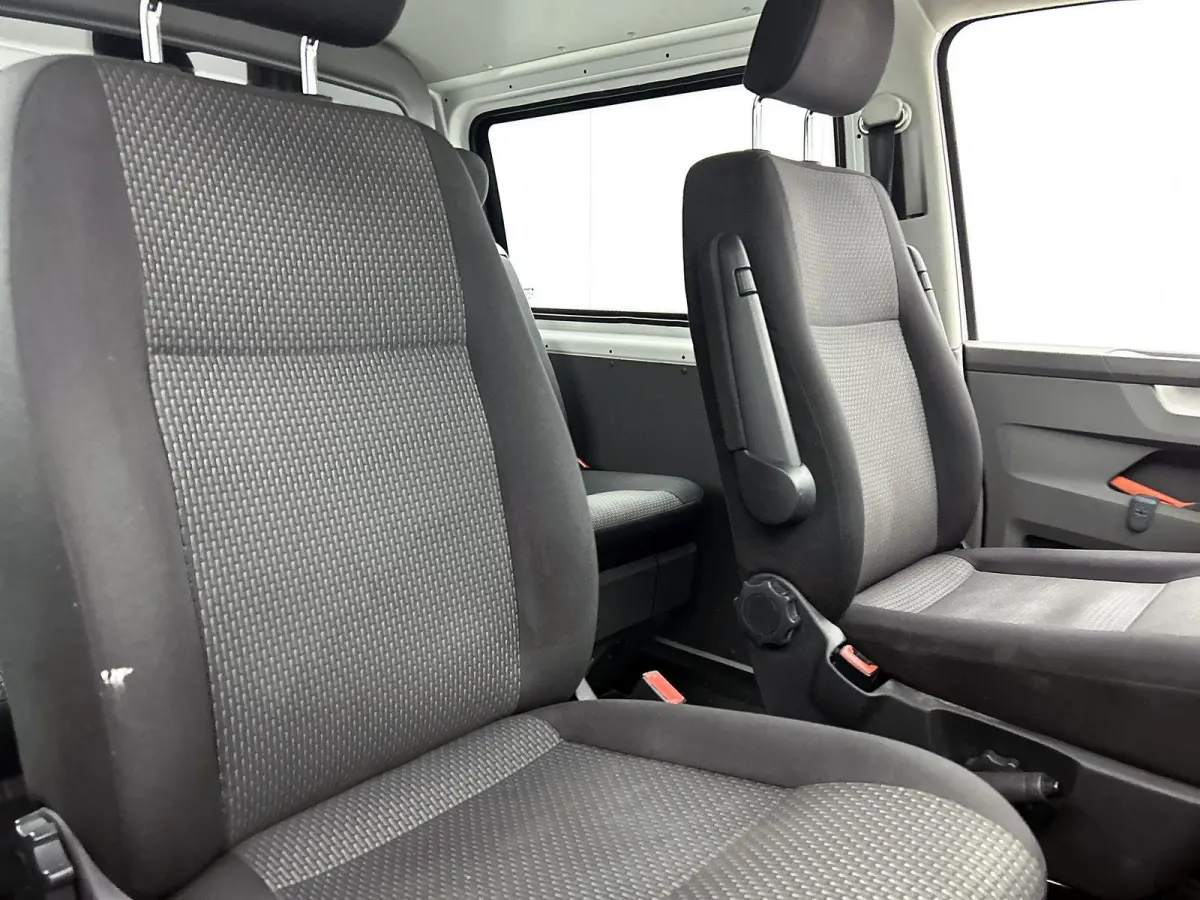 2.0 TDI L2H1 110 PK | Airco | Dubbele Cabine | Parkeersensoren Achter | Comfort Stoelen | Cruise Controle | Armsteunen | Bluetooth |