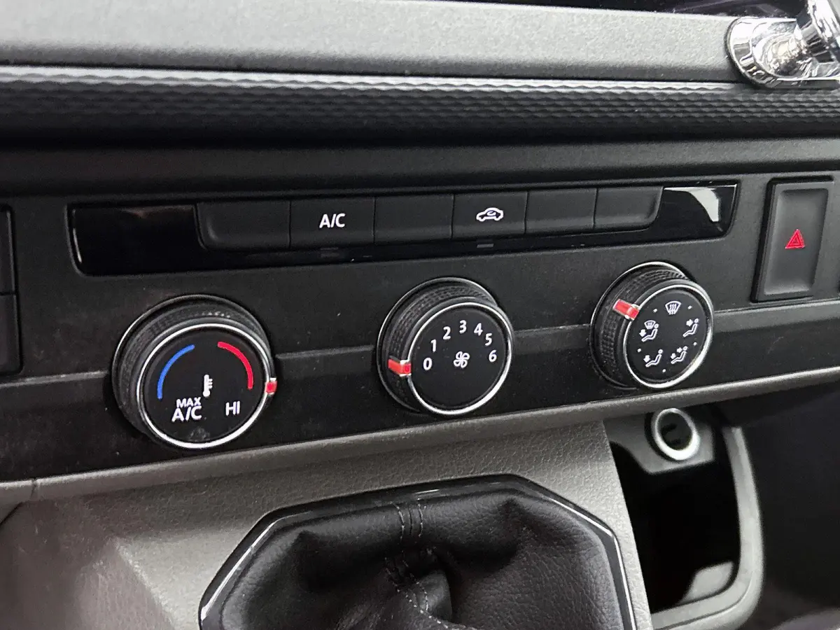 2.0 TDI L2H1 110 PK | Airco | Dubbele Cabine | Parkeersensoren Achter | Comfort Stoelen | Cruise Controle | Armsteunen | Bluetooth |