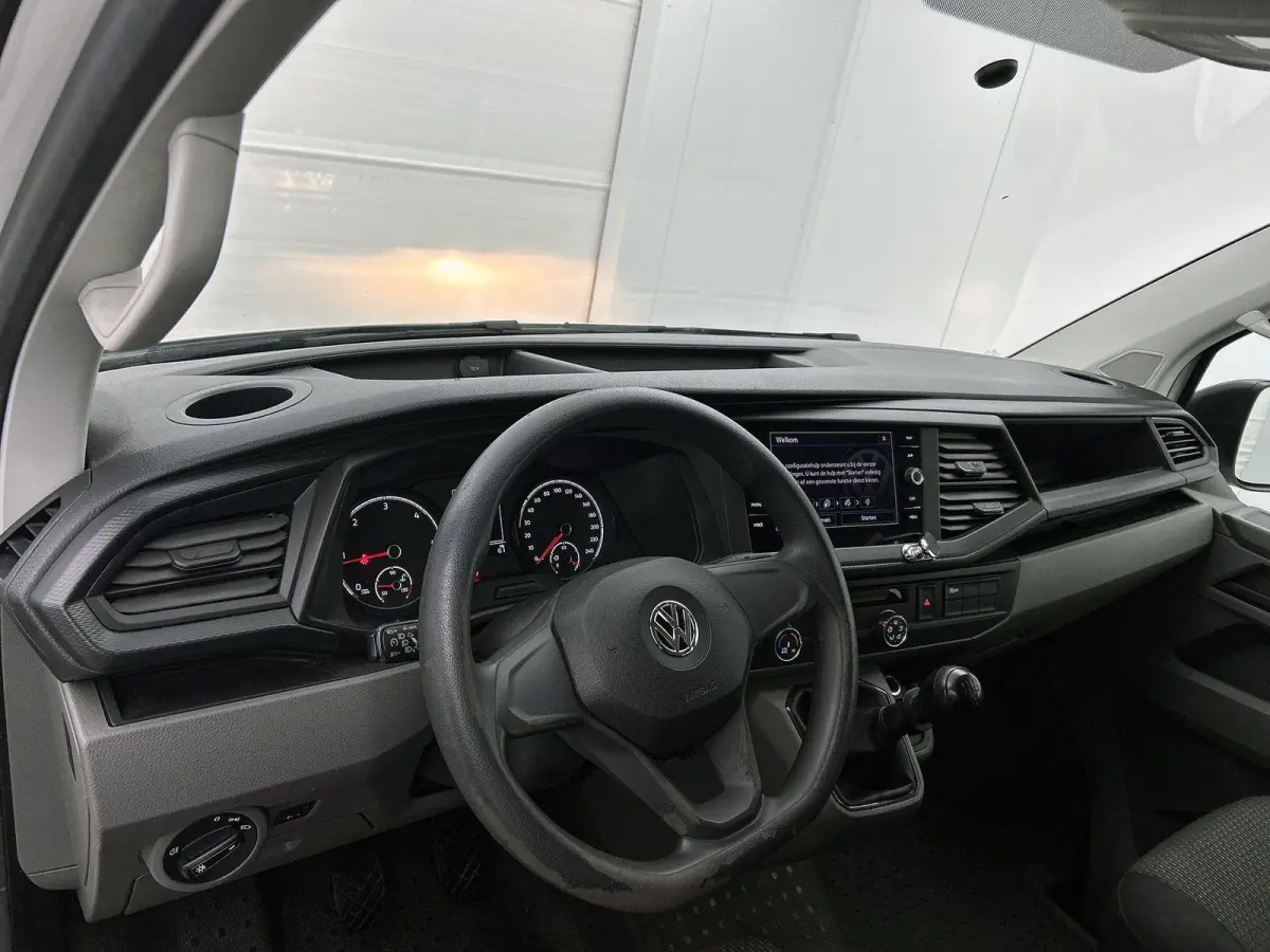 2.0 TDI L2H1 110 PK | Airco | Dubbele Cabine | Parkeersensoren Achter | Comfort Stoelen | Cruise Controle | Armsteunen | Bluetooth |
