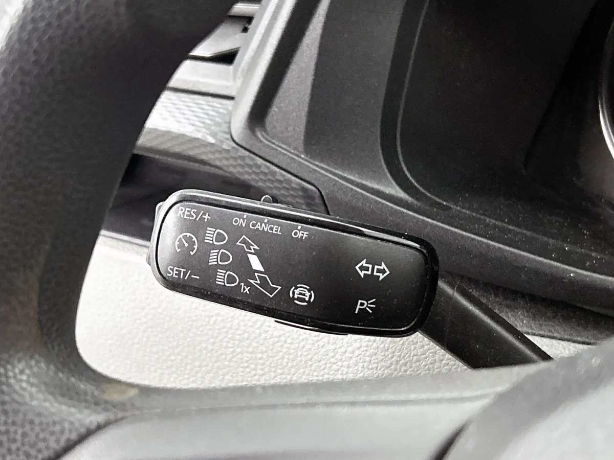 2.0 TDI L2H1 110 PK | Airco | Dubbele Cabine | Parkeersensoren Achter | Comfort Stoelen | Cruise Controle | Armsteunen | Bluetooth |