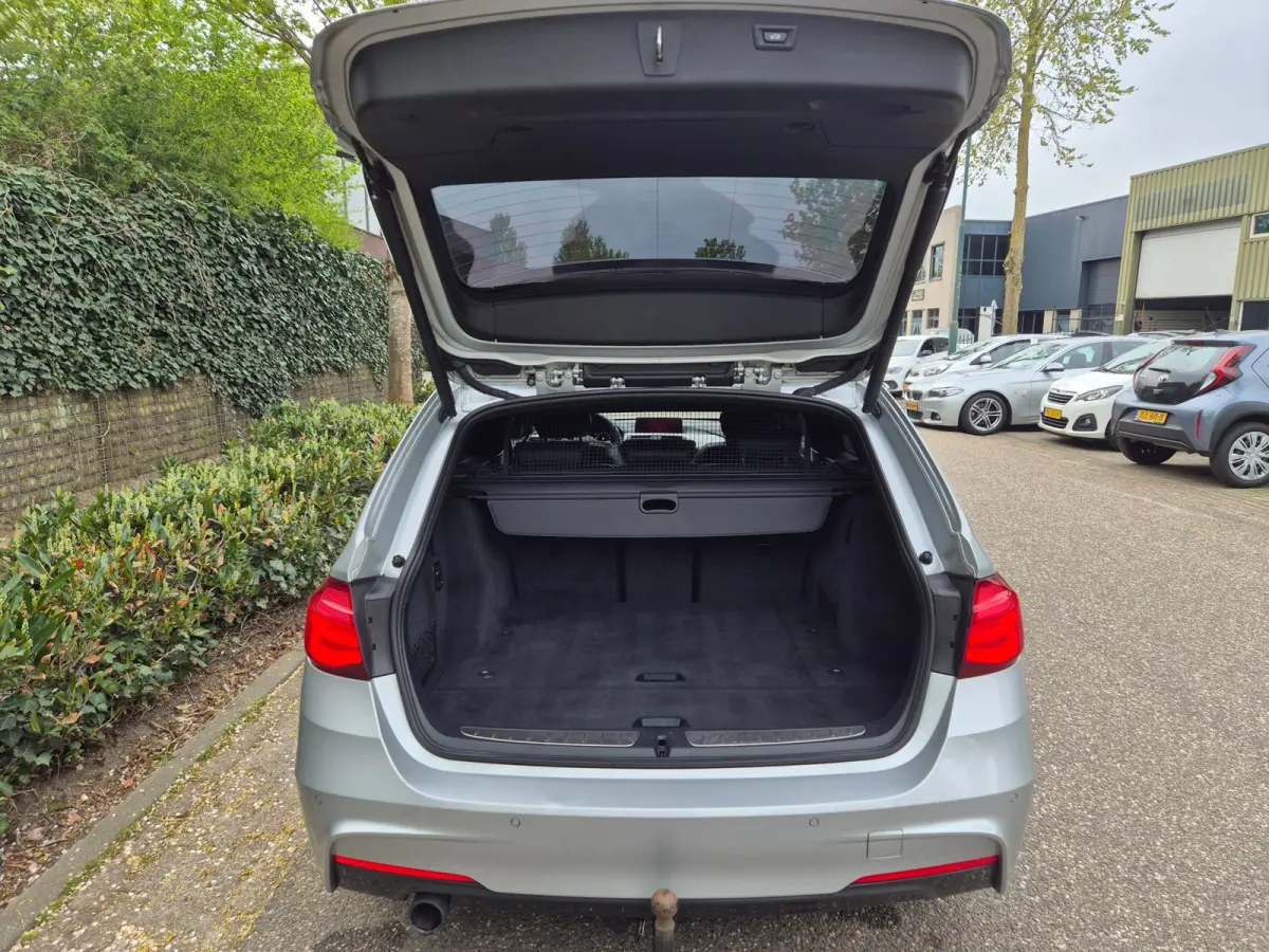 M Sport Apple CarPlay dig.dash Navi GR NAP NL Edition M Sport Shadow Executive