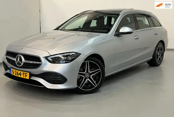 220d / Pano / BTW / 18" AMG / Trekhaak