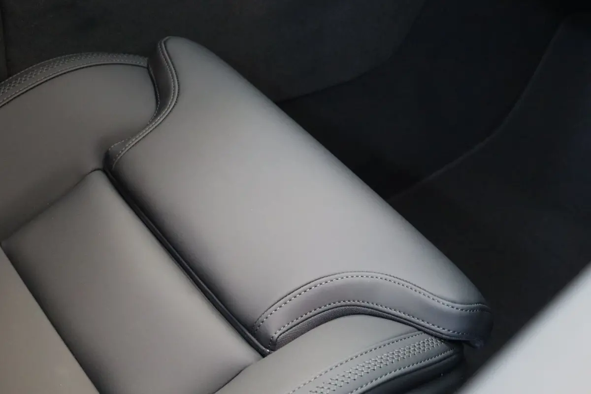 T6 350PK Plus Dark | 360° | Getint Glas | 20'' | HK Audio | Pilot Assist