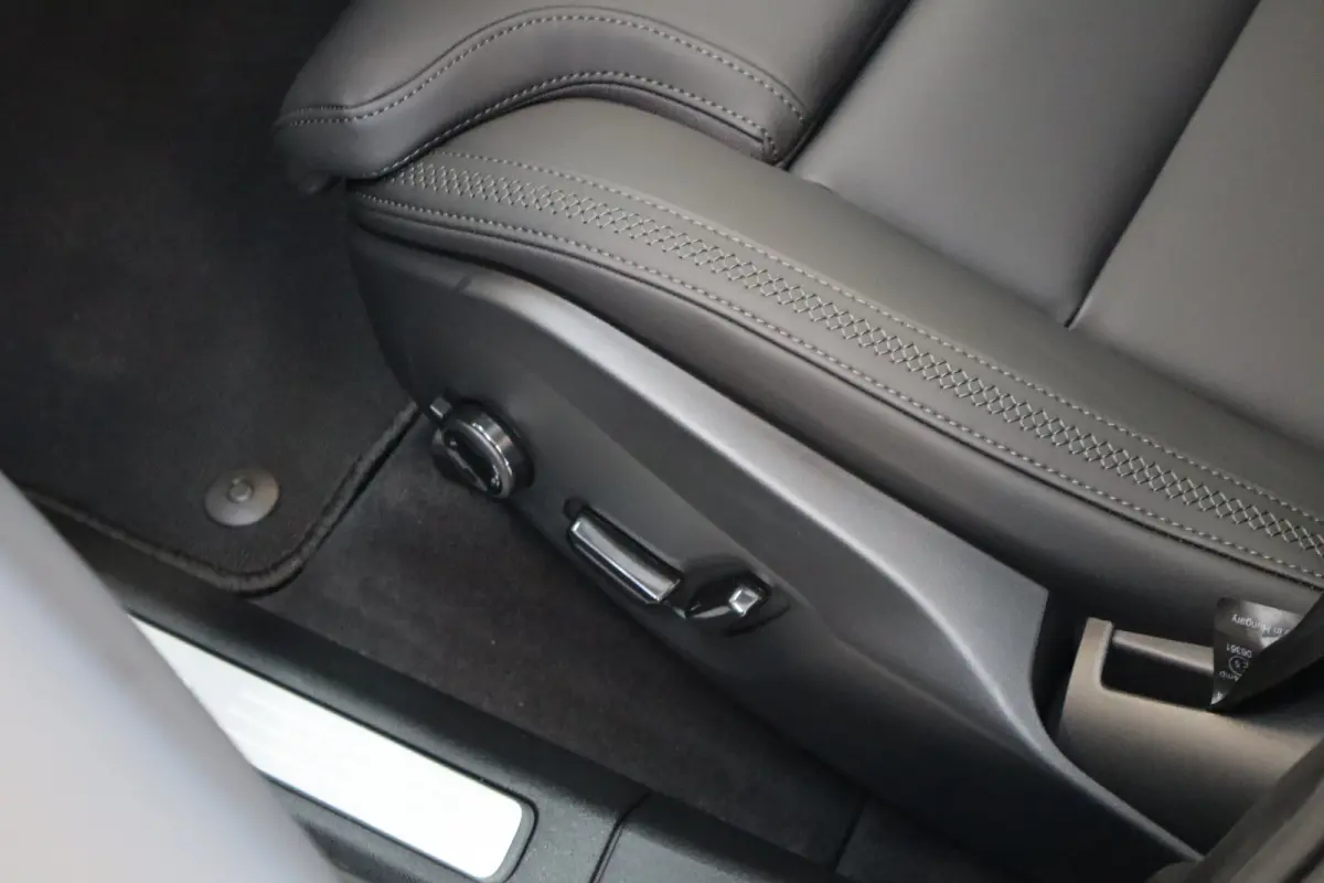 T6 350PK Plus Dark | 360° | Getint Glas | 20'' | HK Audio | Pilot Assist