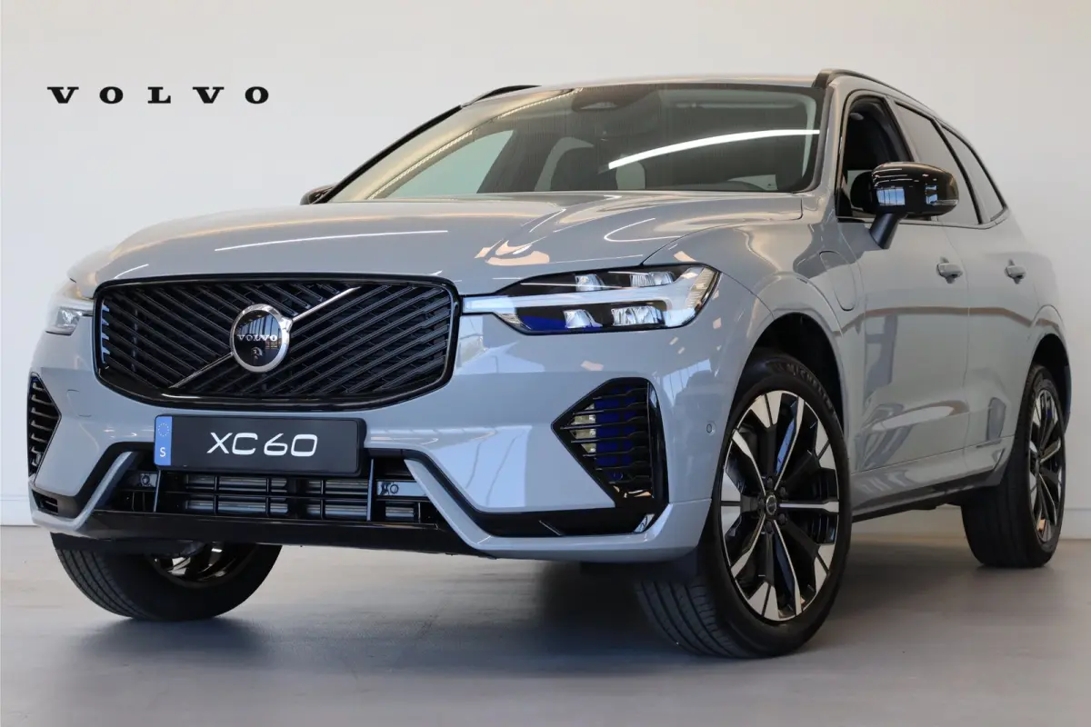T6 350PK Plus Dark | 360° | Getint Glas | 20'' | HK Audio | Pilot Assist