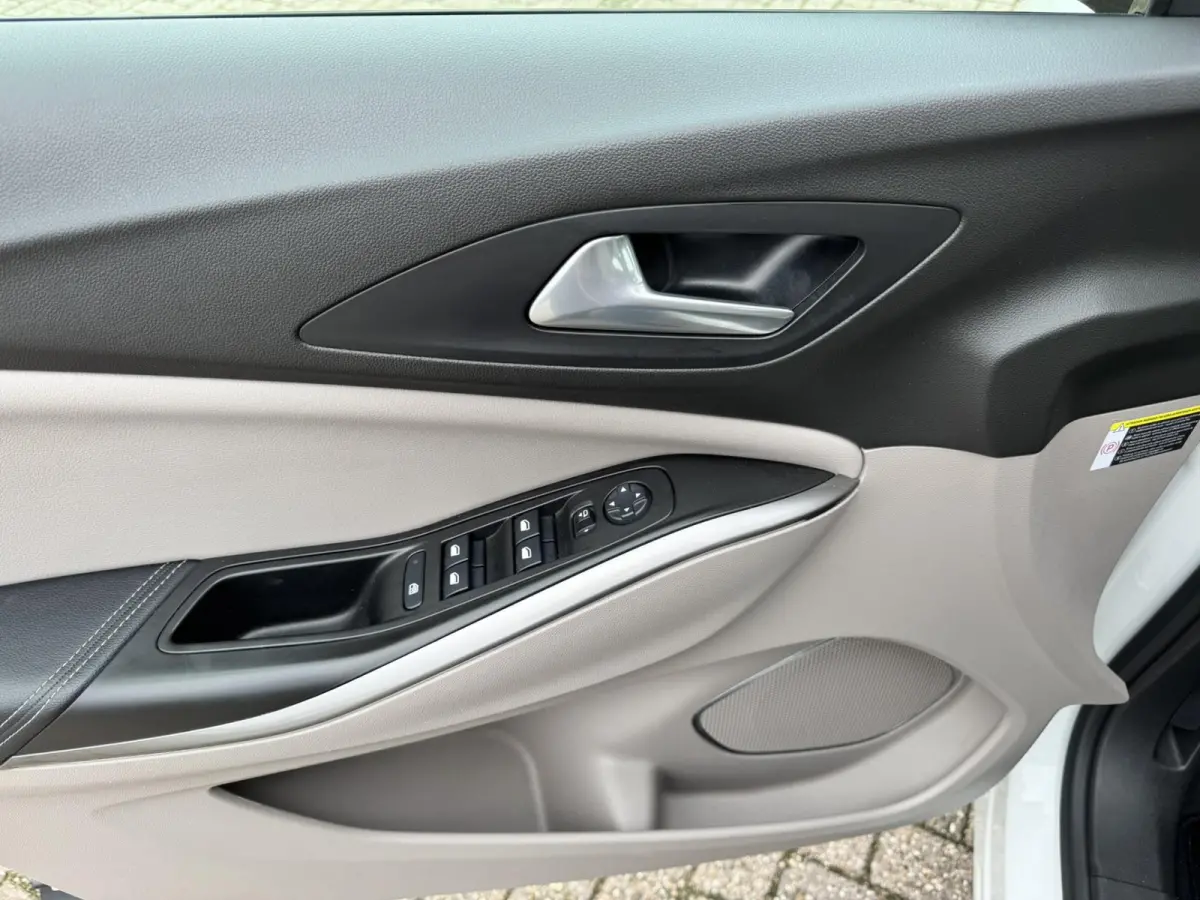 1.2 Turbo Innovation Automaat Cruise control Dodehoek detectie Apple/Android Carplay Climate control