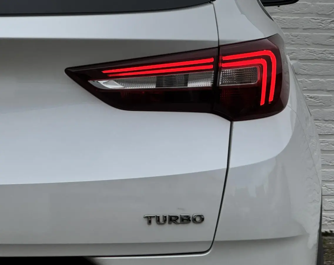 1.2 Turbo Innovation Automaat Cruise control Dodehoek detectie Apple/Android Carplay Climate control