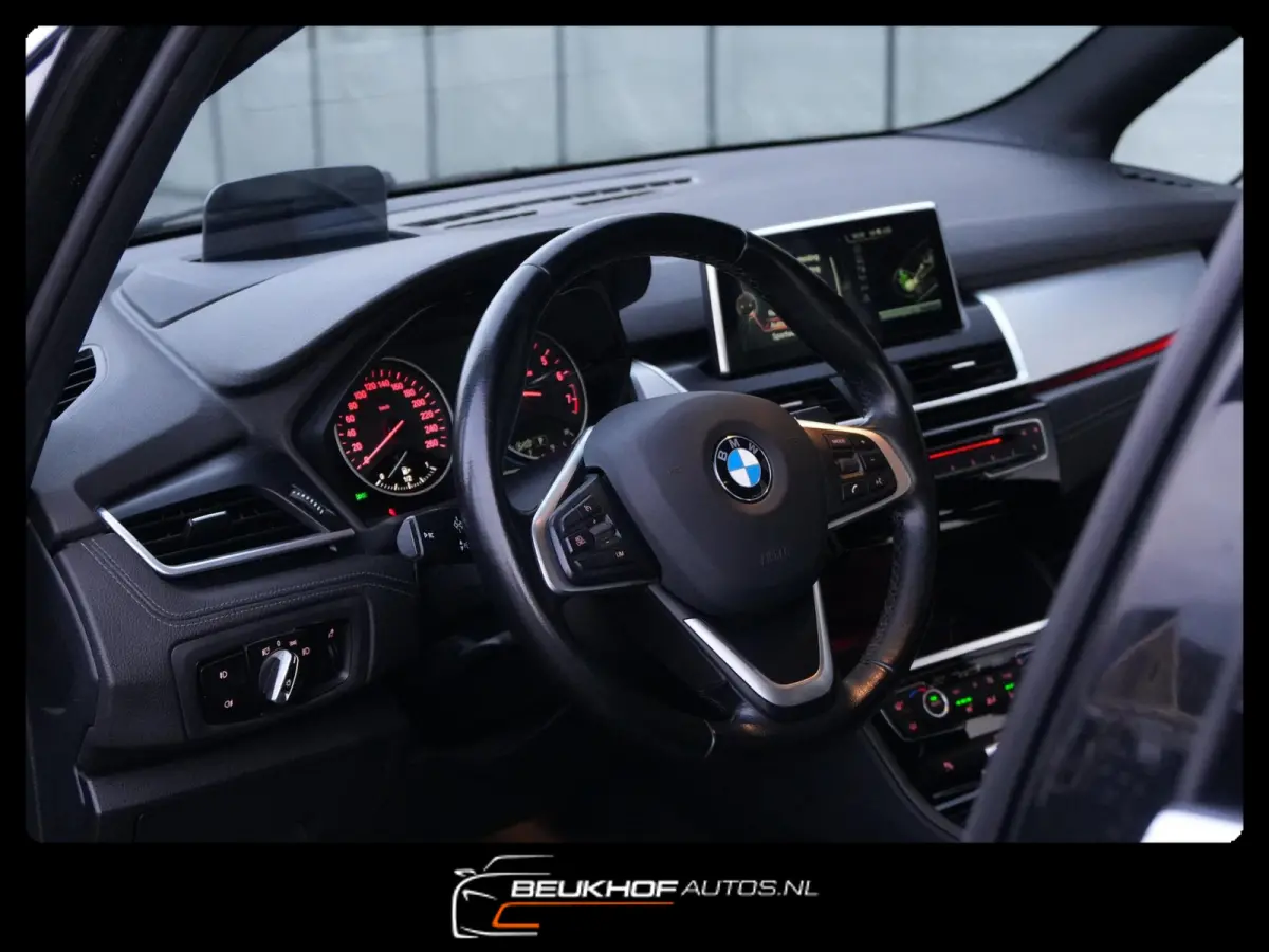 218i High Executive Automaat Leer