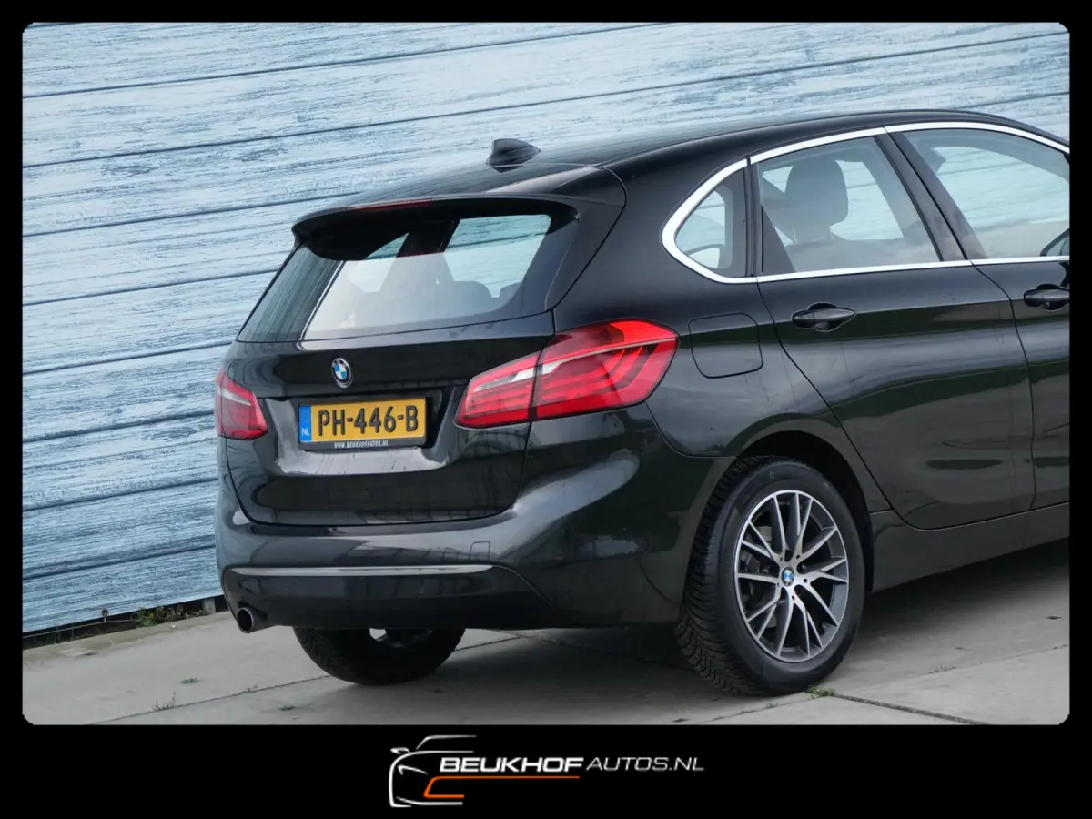218i High Executive Automaat Leer
