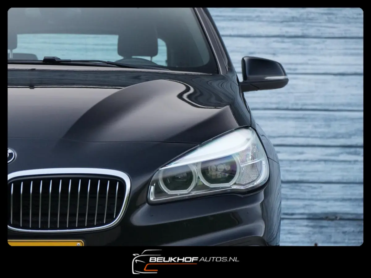 218i High Executive Automaat Leer