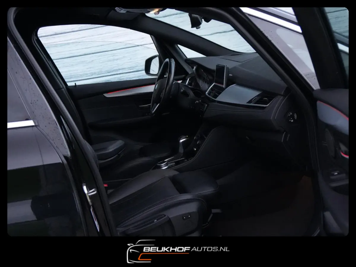 218i High Executive Automaat Leer