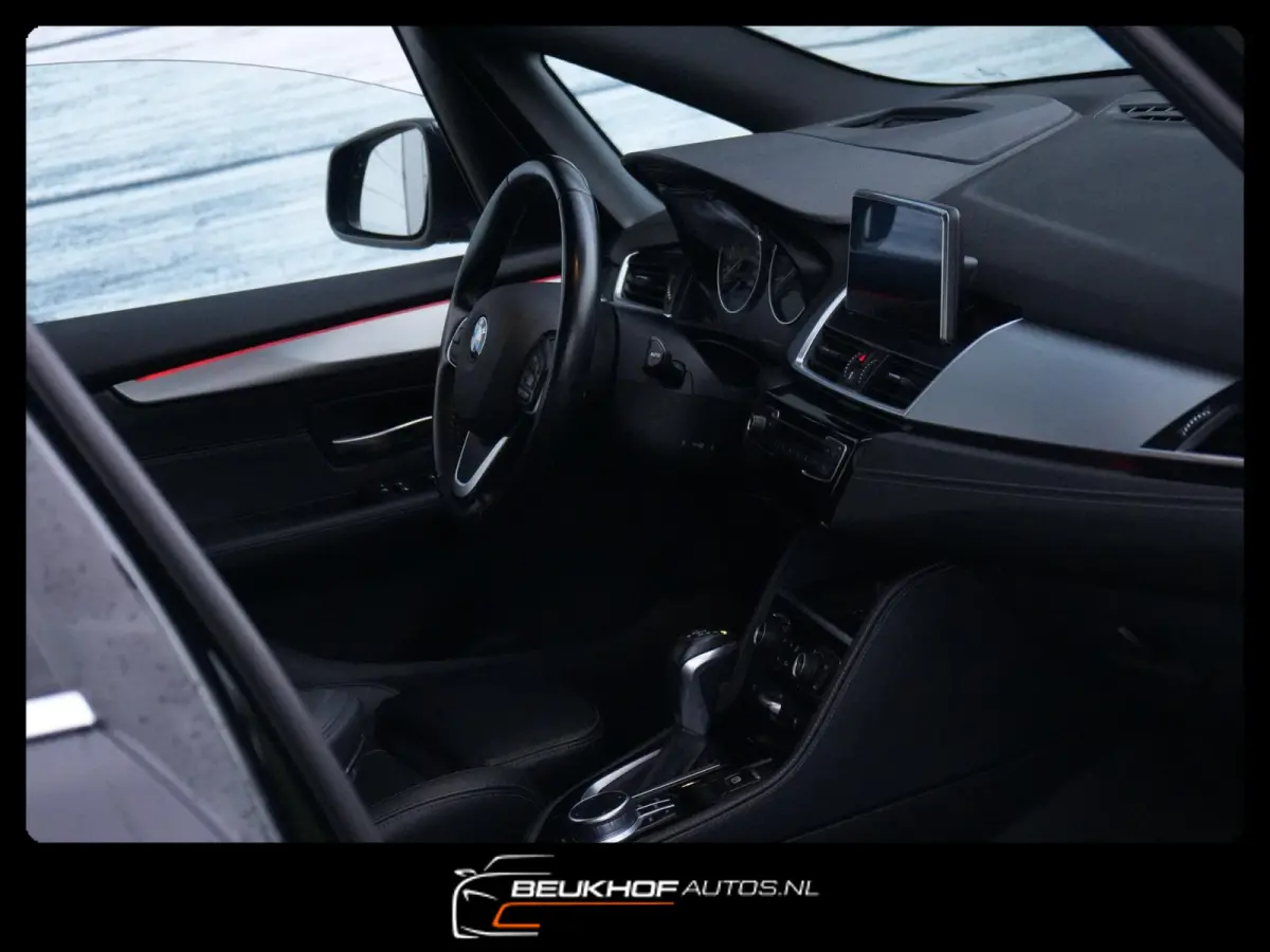 218i High Executive Automaat Leer