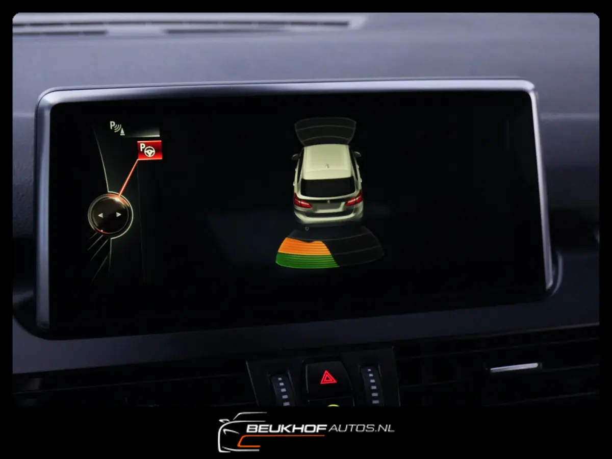 218i High Executive Automaat Leer