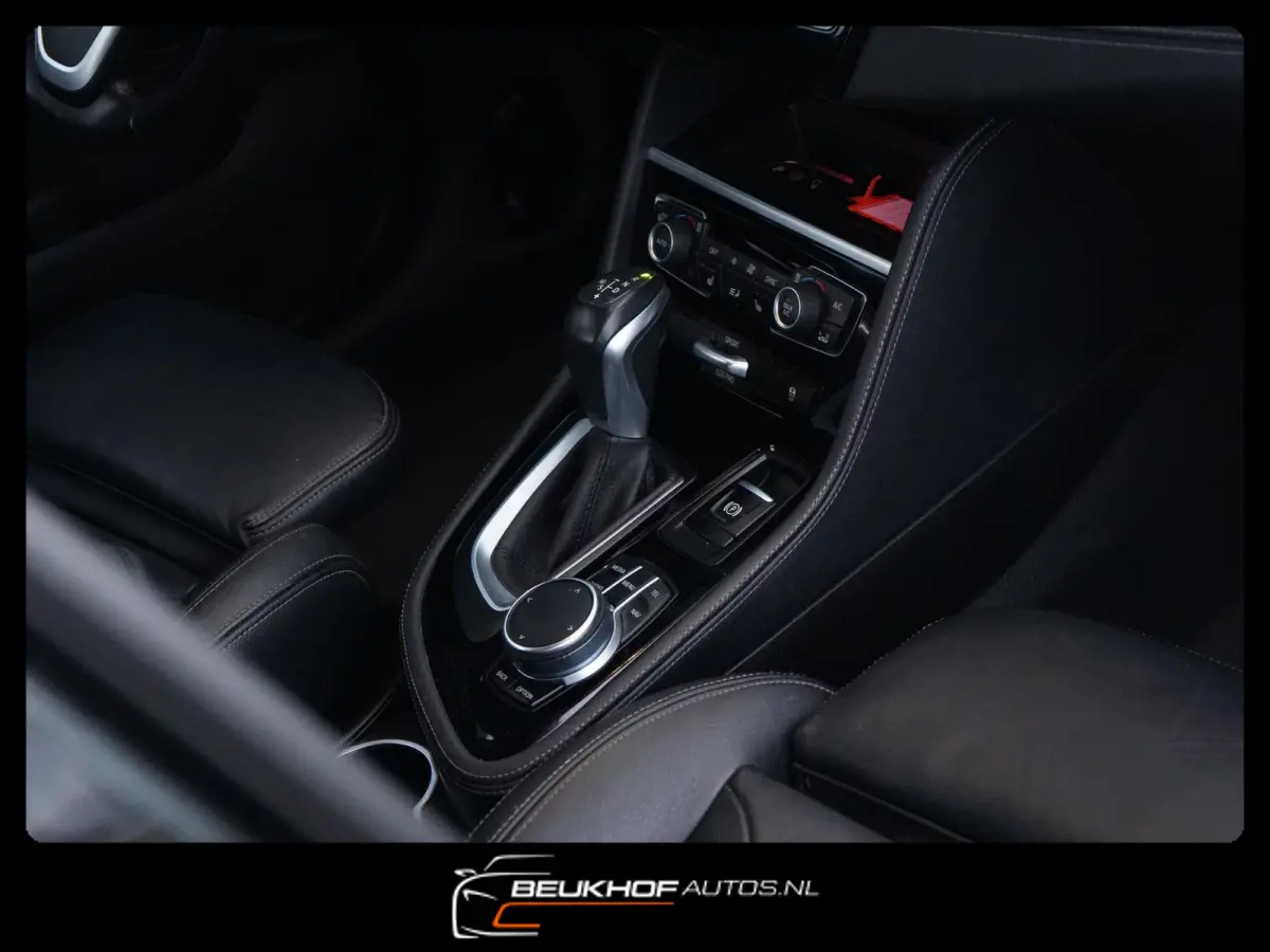 218i High Executive Automaat Leer
