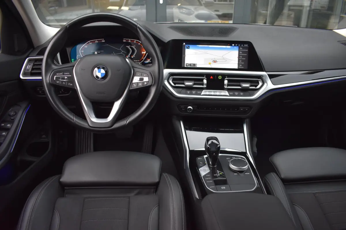 3 Serie High Executive Sport Line | TREKHAAK | APPLE CARPLAY | NAP | DEALER ONDERHOUDEN | ANDROID AUTO
