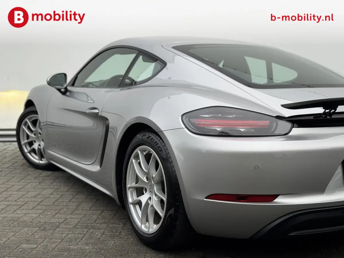 300 PK NL Dealerauto PDK PASM BOSE Stoel/Stuurwielverwarming | Apple CarPlay | Achteruitrijcamera |  Adaptive Cruise Control DAB Audio