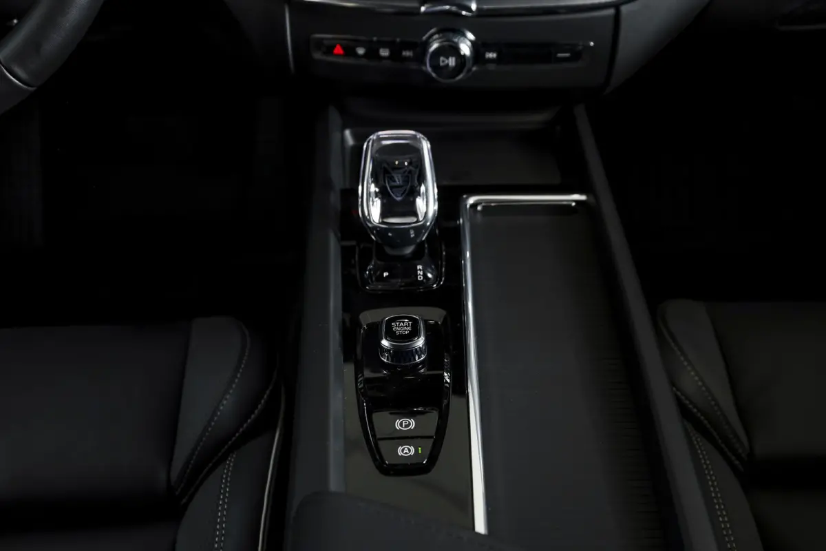 2.0 T8 Plug-in-hybrid AWD Polestar Engineered - Facelift MY26 | Elek. trekhaak | S/K-Panodak | Dig.Cockpit | Adapt.Cruise | Harman/Kardon | Stoel+-Stuurverw. | Elek. stoelen | 360 Camera | N