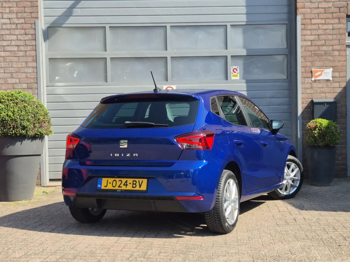 1.0 TSI Style Business NAVIGATIE Apple Carplay.
