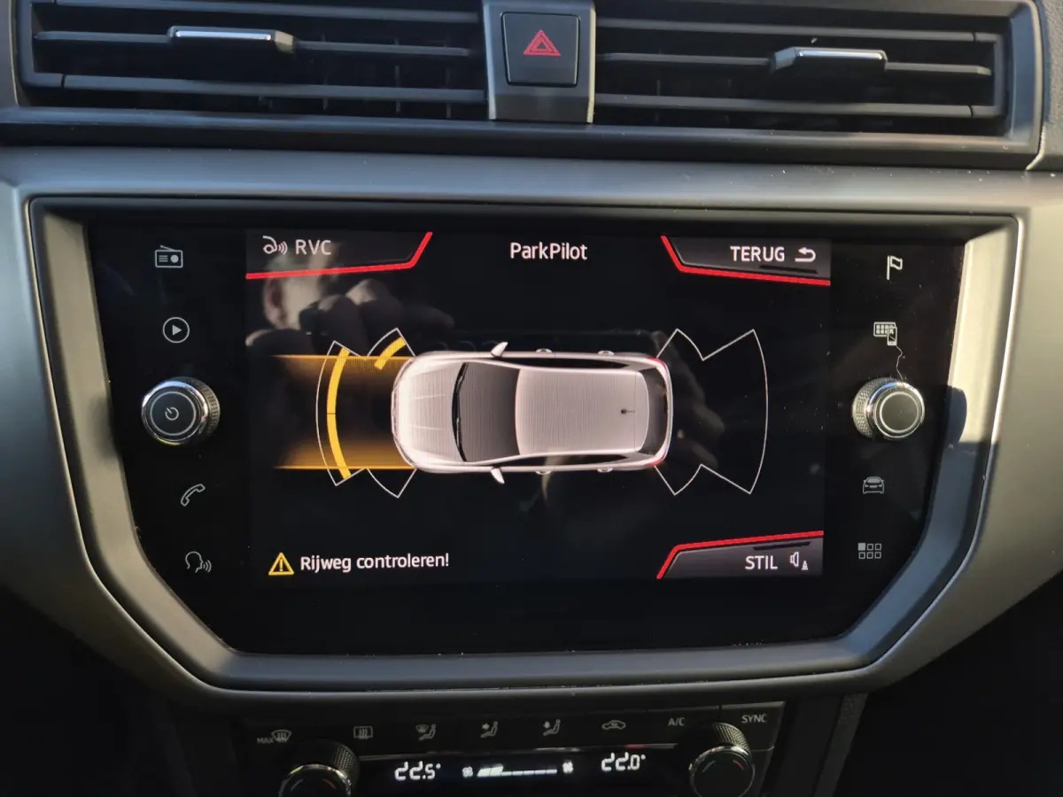 1.0 TSI Style Business NAVIGATIE Apple Carplay.