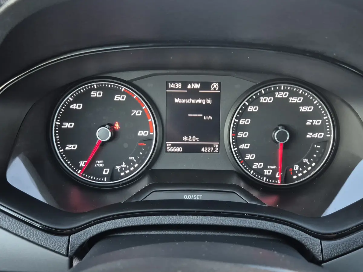 1.0 TSI Style Business NAVIGATIE Apple Carplay.