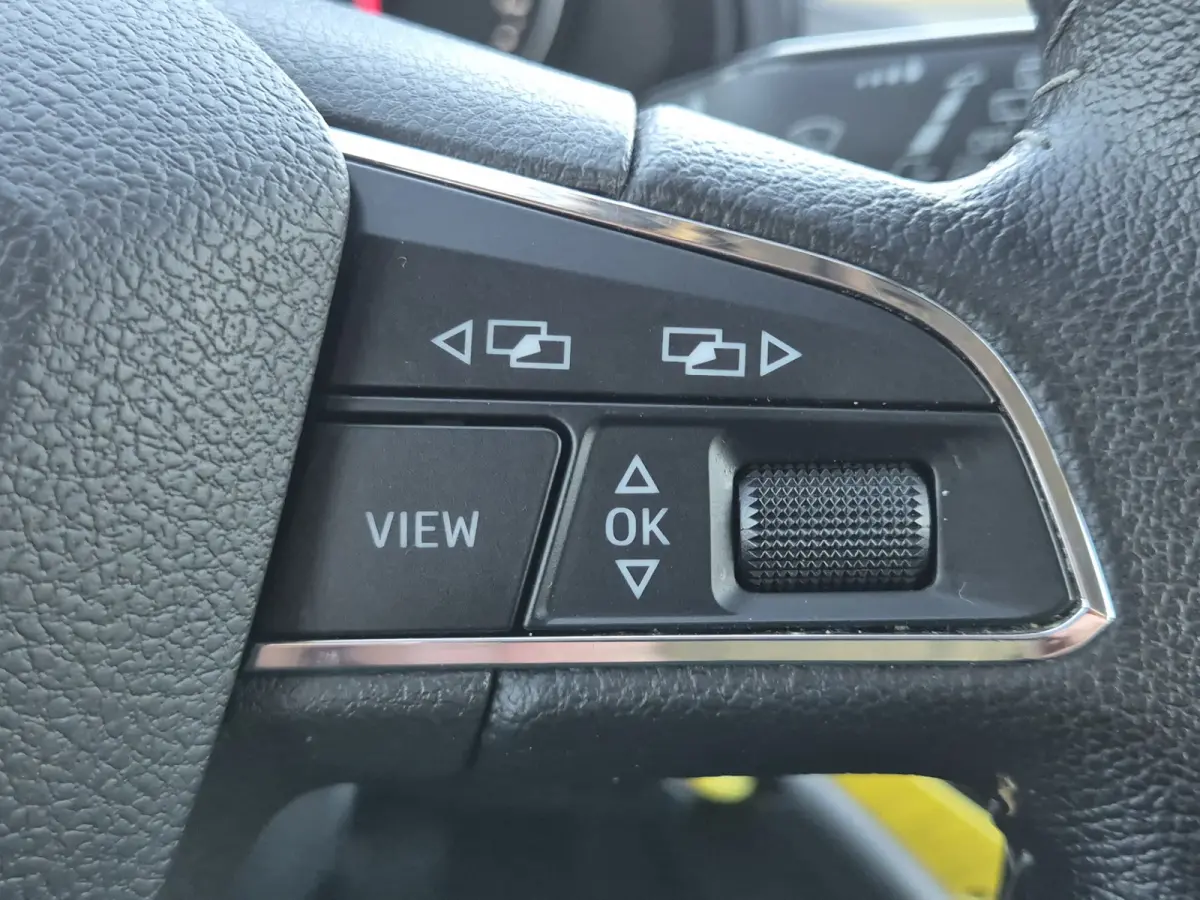 1.0 TSI Style Business NAVIGATIE Apple Carplay.