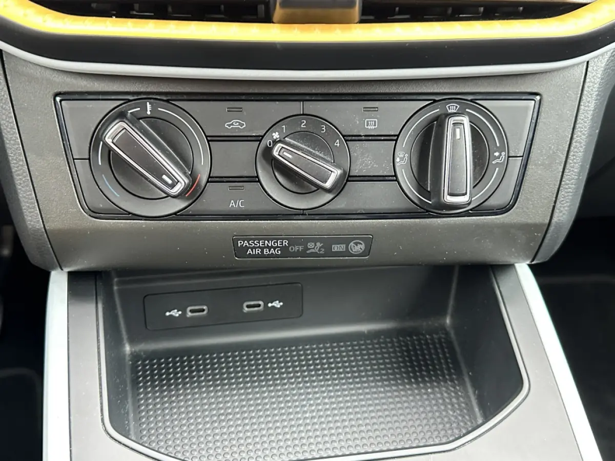1.0 TSI Bi Color Apple Carplay Velgen Matrix Led