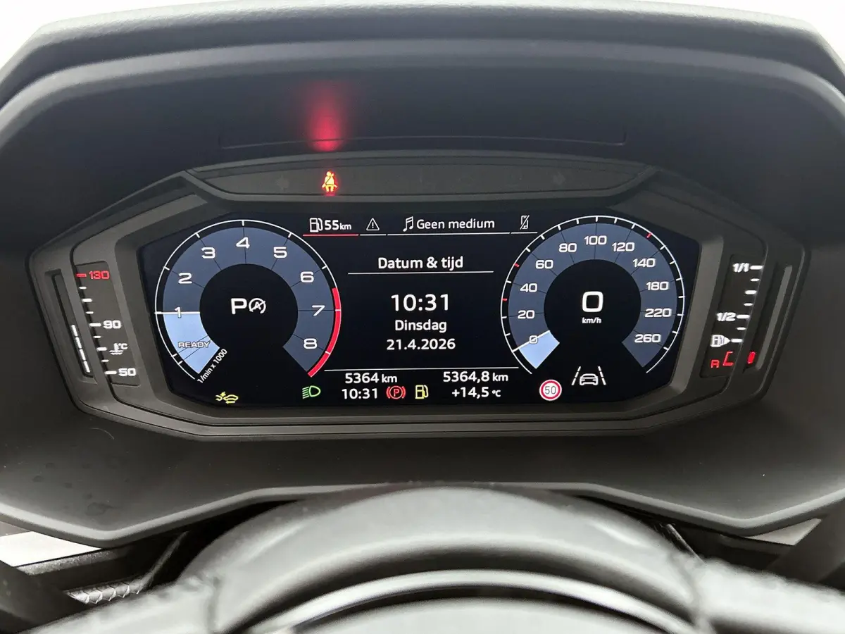 25 TFSI S edition l  Cruise control l Stoelverwarming l Privacy glas l Airco l Apple Carplay / Android Auto l Audi sound system