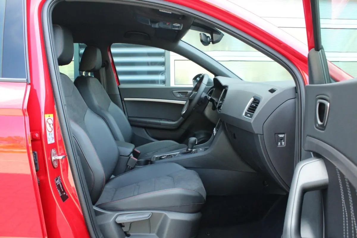 1.5 TSI 150pk DSG FR Business Intense | Safe & Driving Pakket | Afneembare Trekhaak