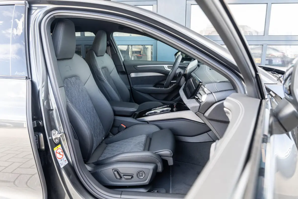 2.0 e-hybrid 367pk quattro S edition Competition | LMV 21'' | Panoramadak | B&O Sound Systeem