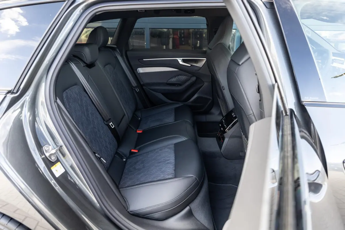 2.0 e-hybrid 367pk quattro S edition Competition | LMV 21'' | Panoramadak | B&O Sound Systeem