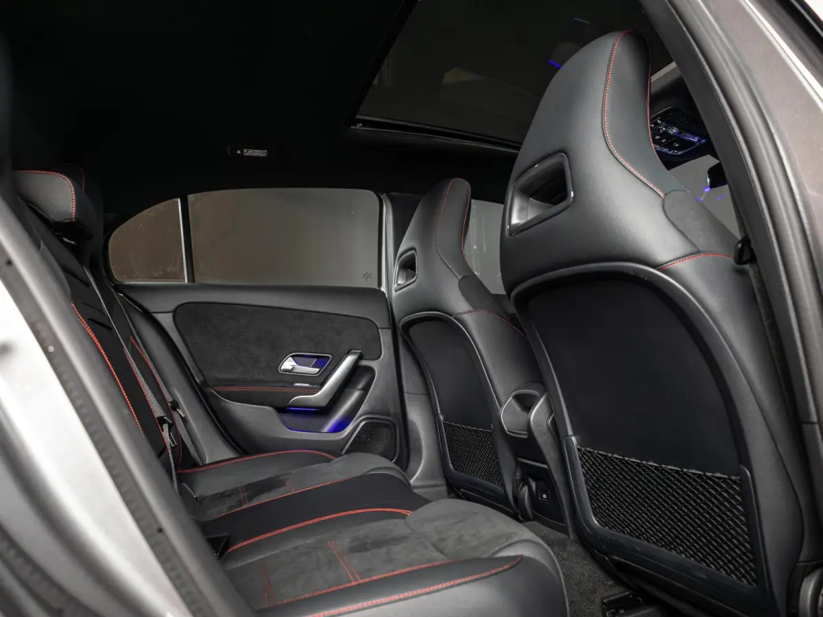 Hatchback 250 e AMG Line Panorama dak