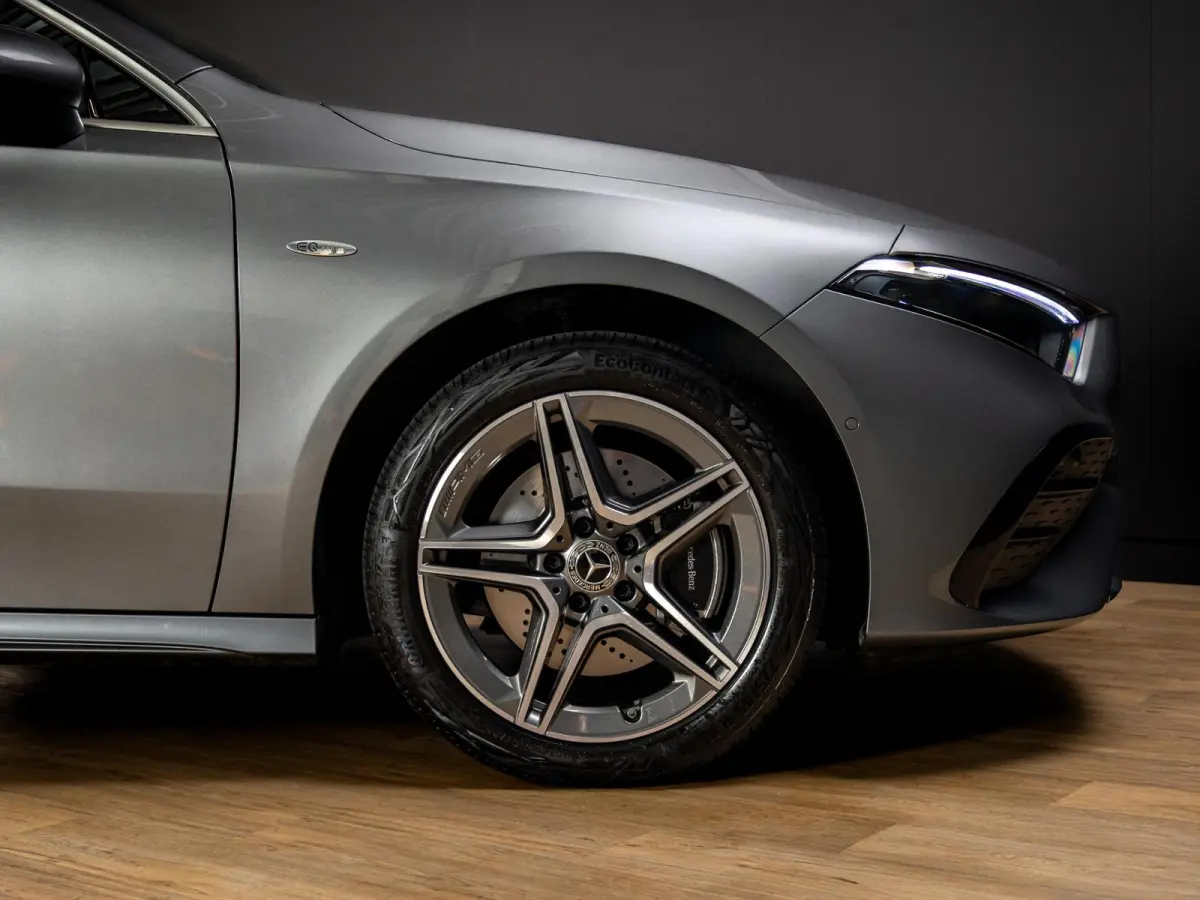 Hatchback 250 e AMG Line Panorama dak