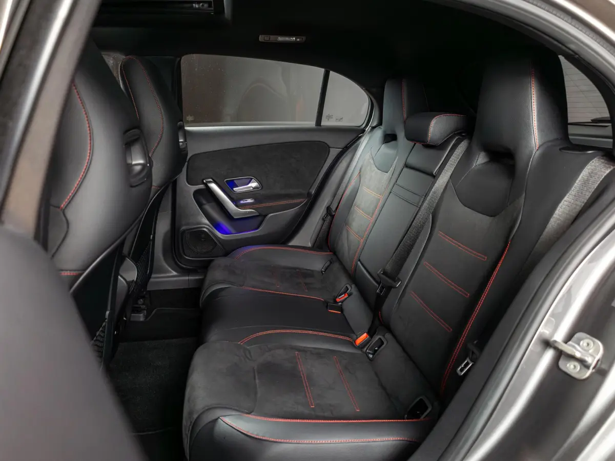 Hatchback 250 e AMG Line Panorama dak