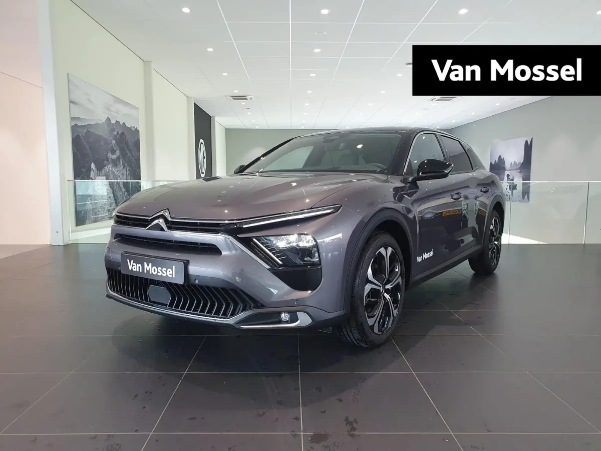 Business Plus Comfort | Automaat | Climate Control | Lederen Stoelen Elek. Verstelbaar + Massage & Verwarming | Voorruit Verwarmd | Full Map Navigatie | Apple Carplay / Android Auto | 360 Ca
