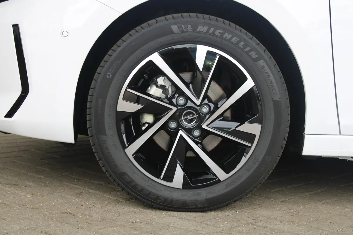 GS | 8 Jaar garantie | Camera | Navigatie | Dode-hoek detectie | Keyless | Climate control | Draadloze Carplay |