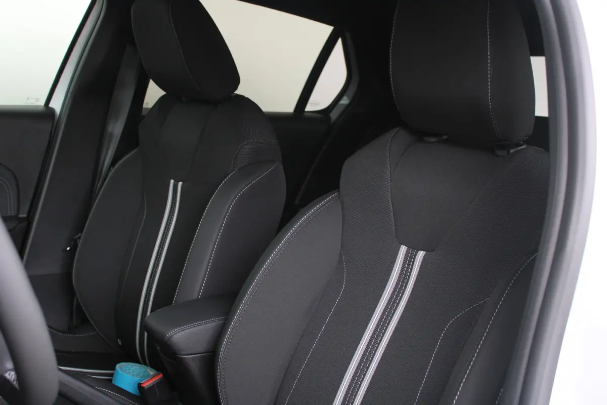 GS | 8 Jaar garantie | Camera | Navigatie | Dode-hoek detectie | Keyless | Climate control | Draadloze Carplay |
