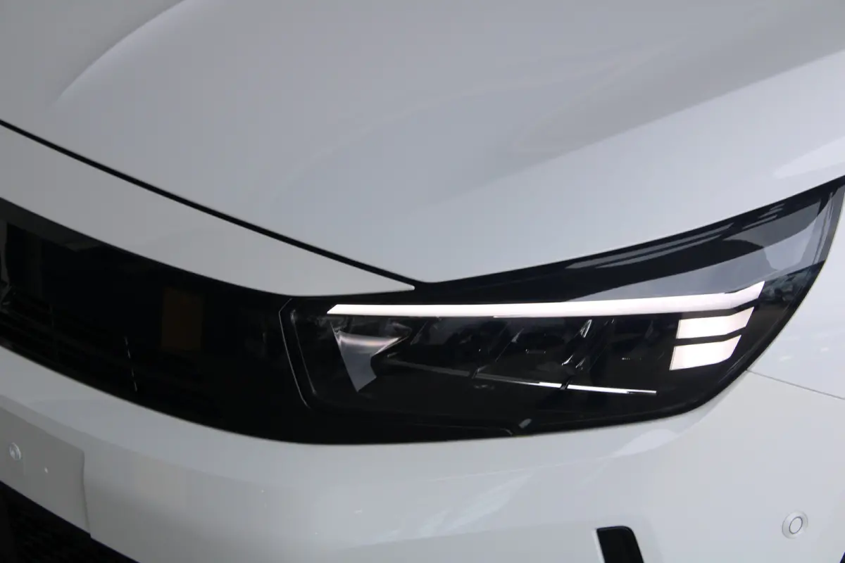 GS | 8 Jaar garantie | Camera | Navigatie | Dode-hoek detectie | Keyless | Climate control | Draadloze Carplay |