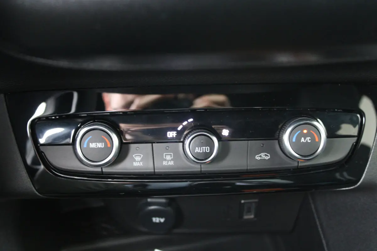 GS | 8 Jaar garantie | Camera | Navigatie | Dode-hoek detectie | Keyless | Climate control | Draadloze Carplay |